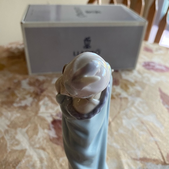 RETIRED 1998 ‘THE FLIRT LLADRO’ PORCELAIN FIGURINE- Item#01005789 - Picture 10 of 14